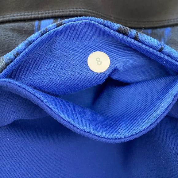 💕SALE💕 Lululemon Black Blue Wonder Under Crop - Picture 4 of 5